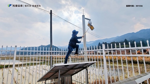 春壟之上，托普人用專業(yè)與溫度，喚醒每一臺“農(nóng)田衛(wèi)士”